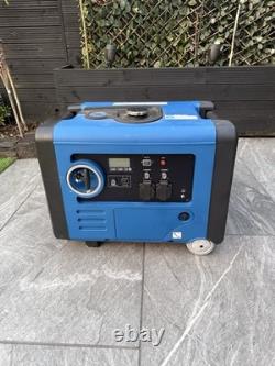 Hyundai 4000With4.0kW Portable Petrol Inverter Generator Electric Start Wheel Kit