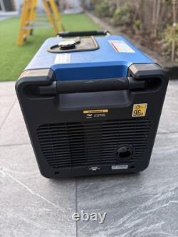 Hyundai 4000With4.0kW Portable Petrol Inverter Generator Electric Start Wheel Kit