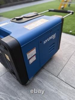 Hyundai 4000With4.0kW Portable Petrol Inverter Generator Electric Start Wheel Kit