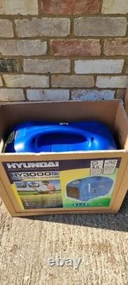 Hyundai HY3000SI Portable Suitcase Inverter Generator 2800W Low Noise 4 Stroke