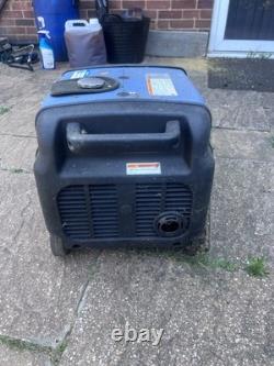Hyundai HY3200SEI 3200W Portable Inverter Generator