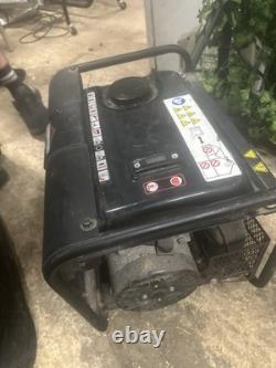 Générateur Inverseur Portable à Essence Briggs & Stratton P2400 Utilisé Deux Fois Seulement