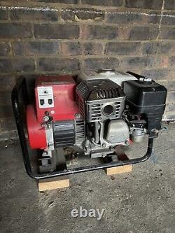 Générateur à essence Honda EG 1900 X 240v/110v en bon état, fonctionne
