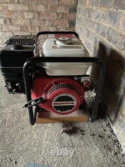 Générateur à essence Honda EG 1900 X 240v/110v en bon état, fonctionne