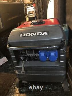 Honda Eu30is Petrol Low Noise Utilisé Vendant £1 500. Venez À Se6 4pr 131